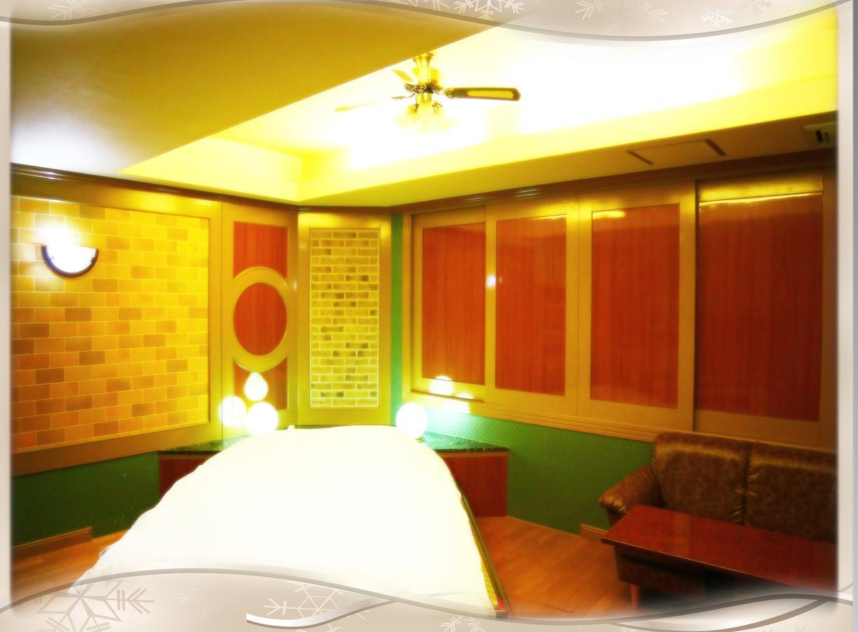 Kyoto Hotel Crown (Adults Only) Exterior foto